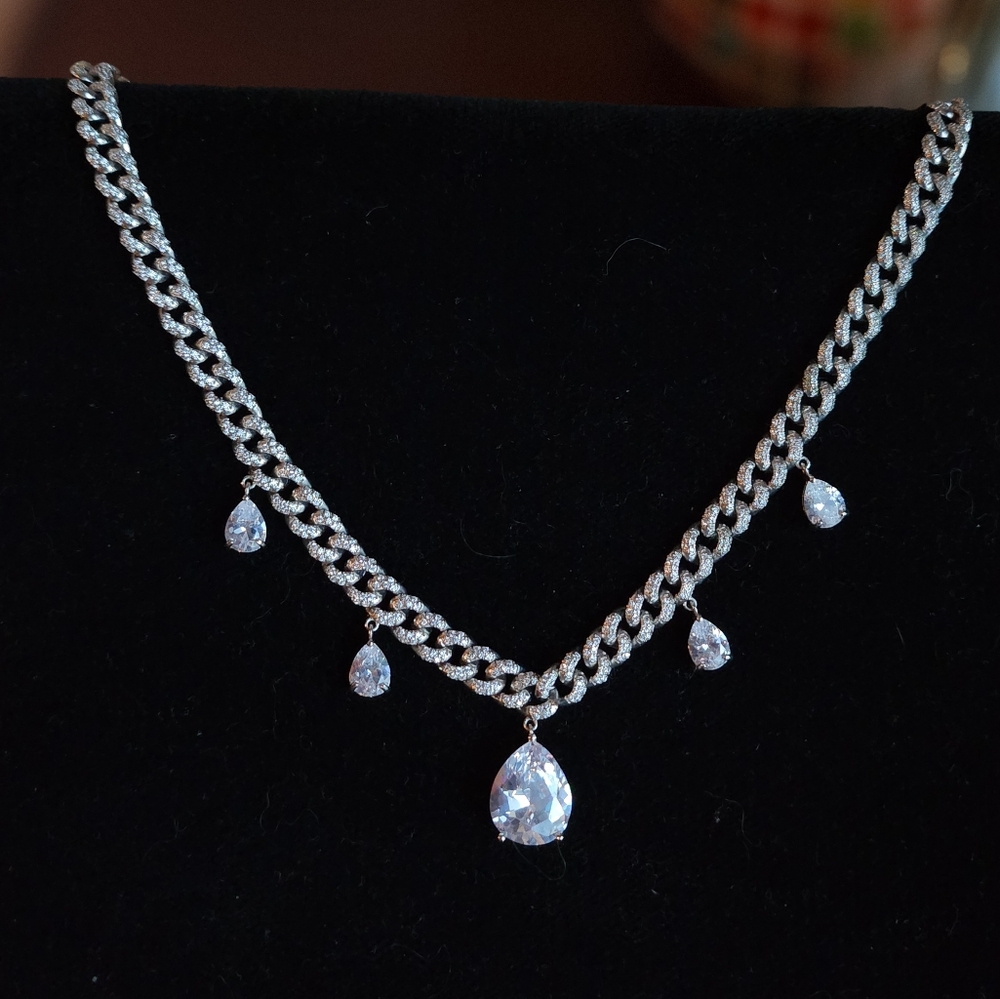 Iced Womens Choker Chain Necklace With Crystal Drop Pendants